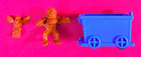 Shokugan Donkey Kong Country: Brown Donkey Kong Keshi & Squawks the Parrot Keshi W/Pull Back Minecart Figure Set