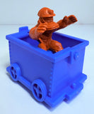 Shokugan Donkey Kong Country: Brown Donkey Kong Keshi & Squawks the Parrot Keshi W/Pull Back Minecart Figure Set